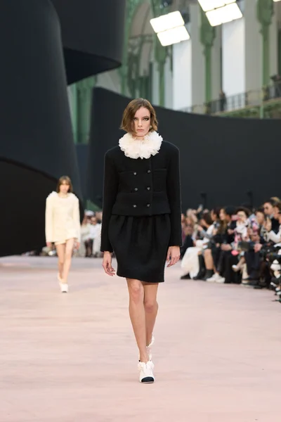 Look 11